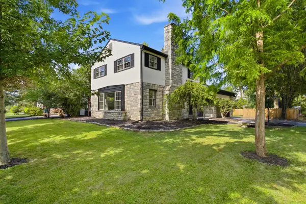 2569 Chester Road, Upper Arlington, OH 43221