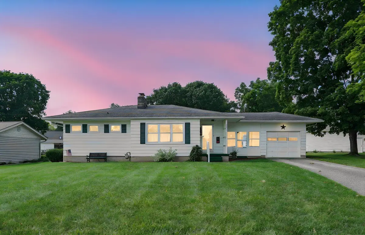 993 Lynwood Avenue, Circleville, OH 43113 - #1