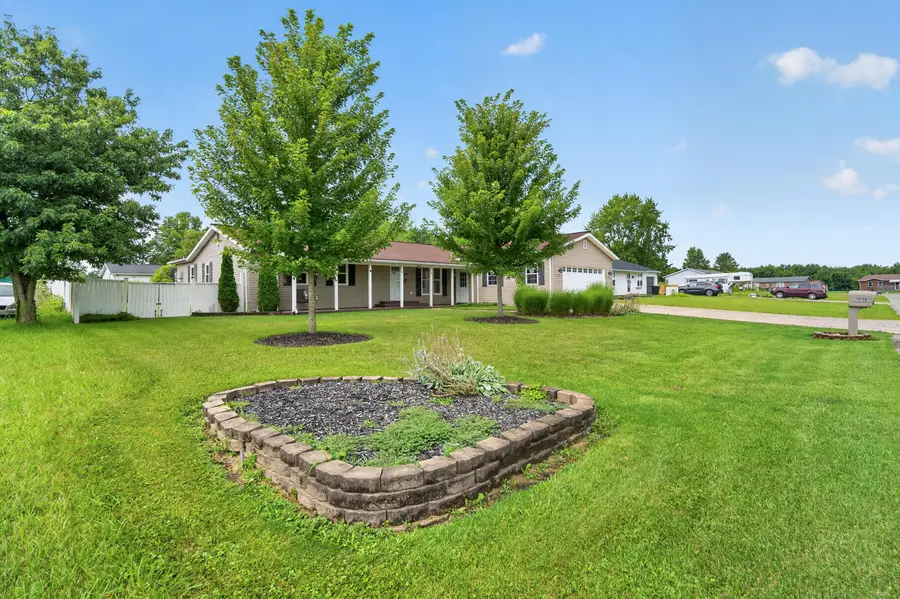 15753 Valleyview Drive N, Marysville, OH 43040 - #2