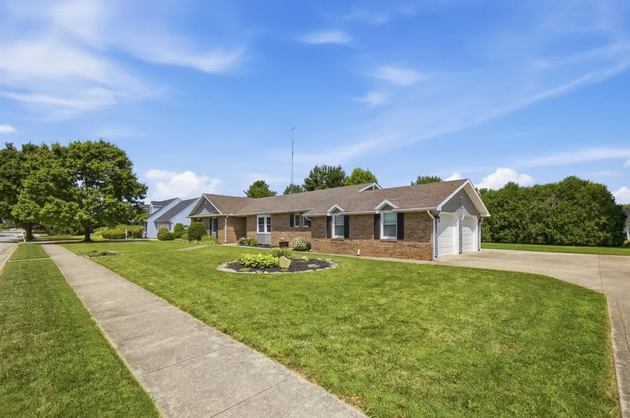 1104 Farmington Lane, Washington Court House, OH 43160 - #3