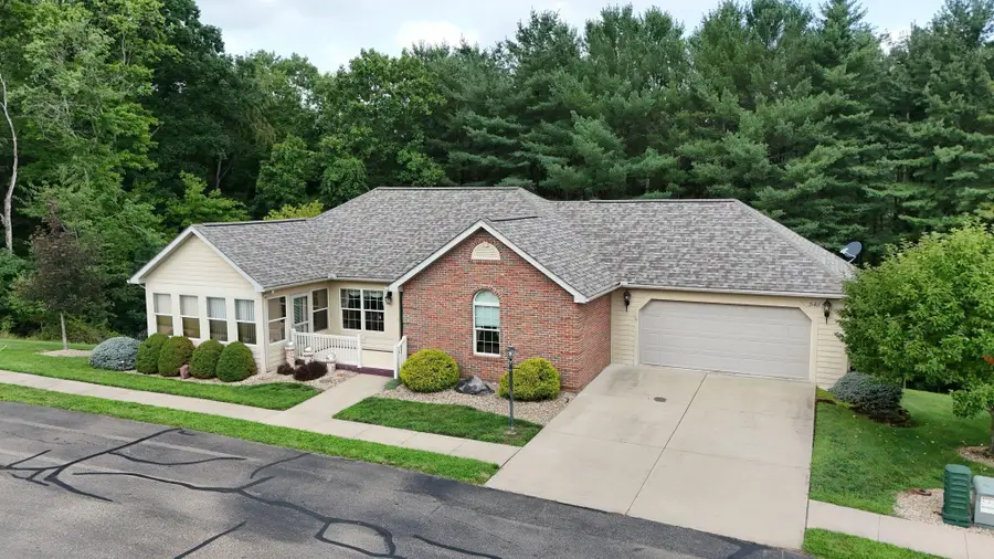 548 Edgehill Circle, Logan, OH 43138 - #2