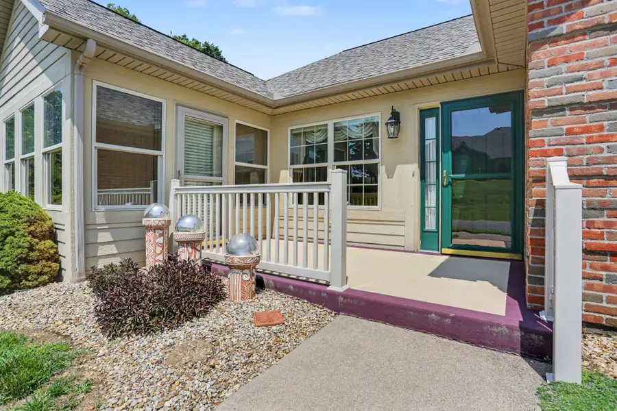 548 Edgehill Circle, Logan, OH 43138 - #3