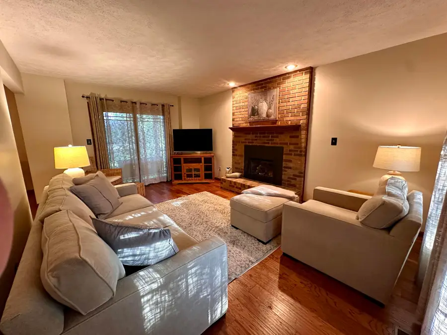 605 Oakwood Drive, Bellefontaine, OH 43311 - #3