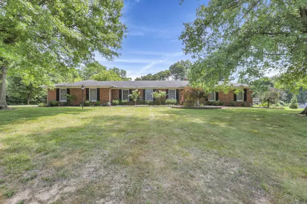 1882 Rosewood Ne, Lancaster, OH 43130