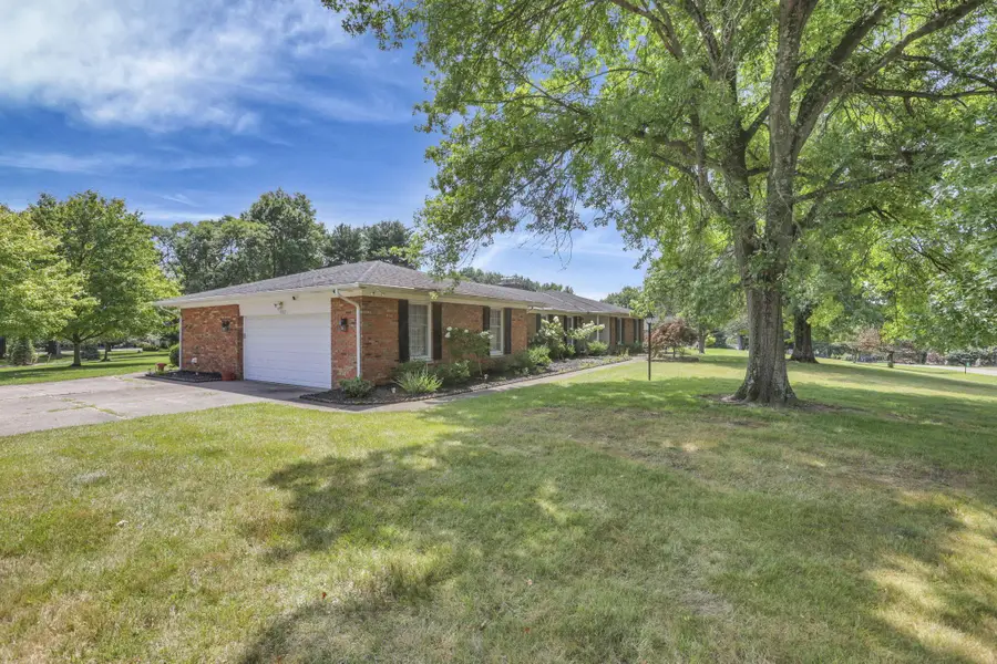 1882 Rosewood Ne, Lancaster, OH 43130 - #2