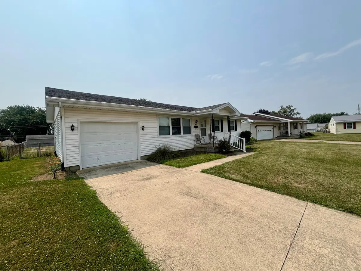 1605 Sunset Drive, Washington Court House, OH 43160 - #1