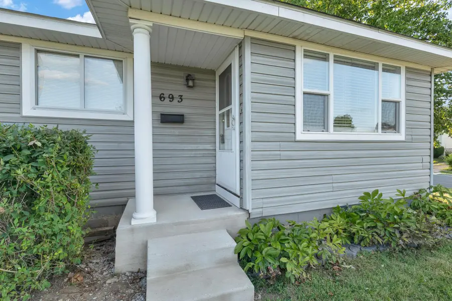 693 Maurine Drive, Columbus, OH 43228 - #2