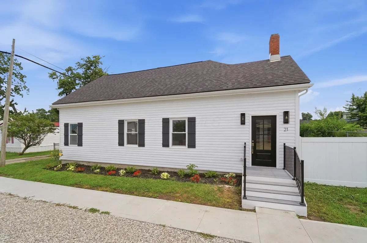 21 Cross Street, Bloomingburg, OH 43106 - #1