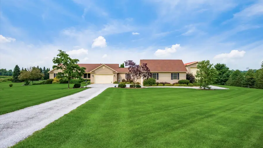 1224 Lundys Lane Road Nw, Newark, OH 43055 - #3