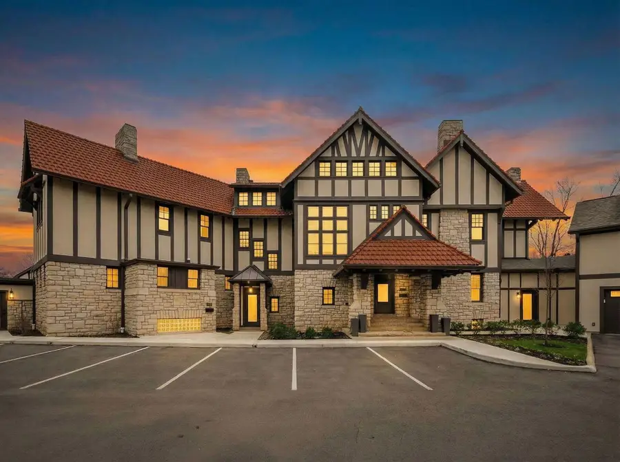 2015 W 5th Avenue, Columbus, OH 43212 - #2