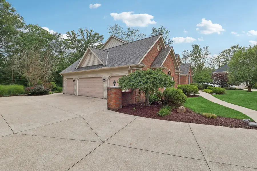 37540 Delamere Court, Solon, OH 44139 - #3