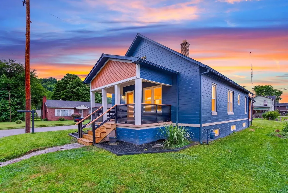 897 E 2nd Street, Logan, OH 43138 - #1