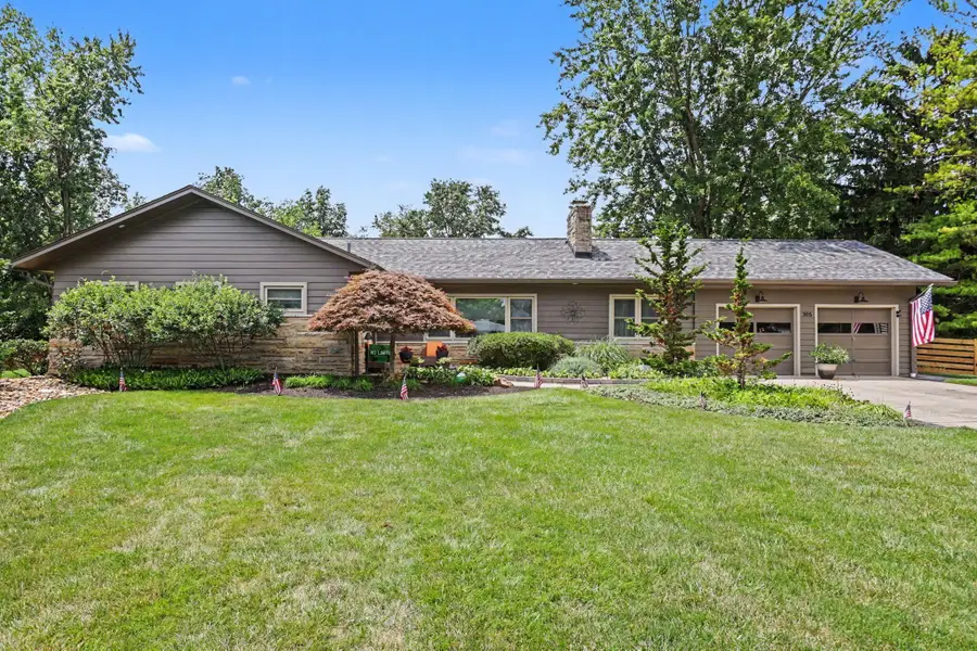 305 Woodsview Drive, Canal Winchester, OH 43110 - #2