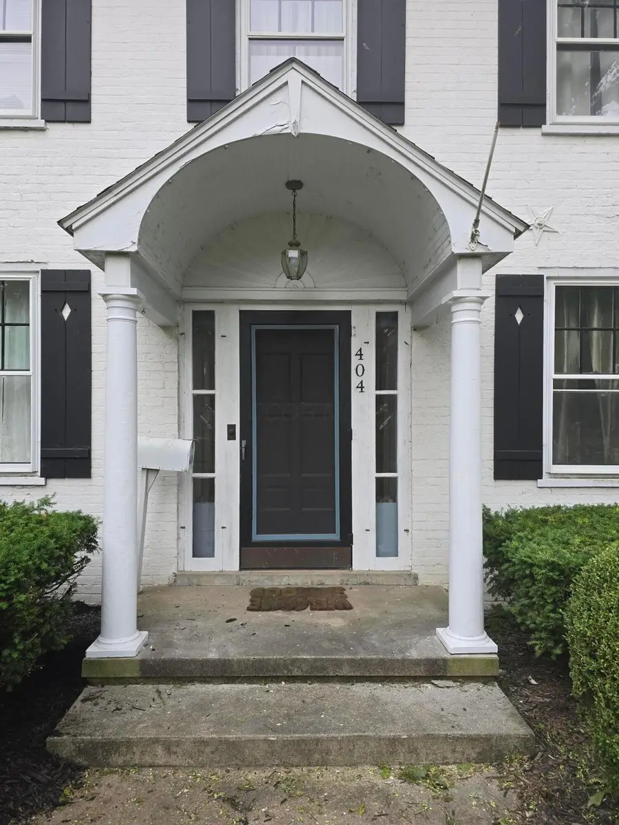 404 E Chillicothe Avenue, Bellefontaine, OH 43311 - #3