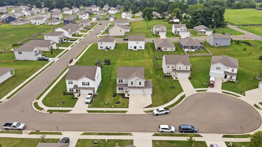 384 Kells Court E, Newark, OH 43055 - #3