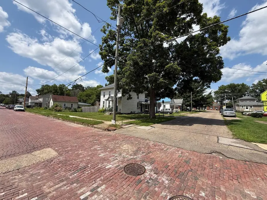 307 E Burgess Street, Mount Vernon, OH 43050 - #2