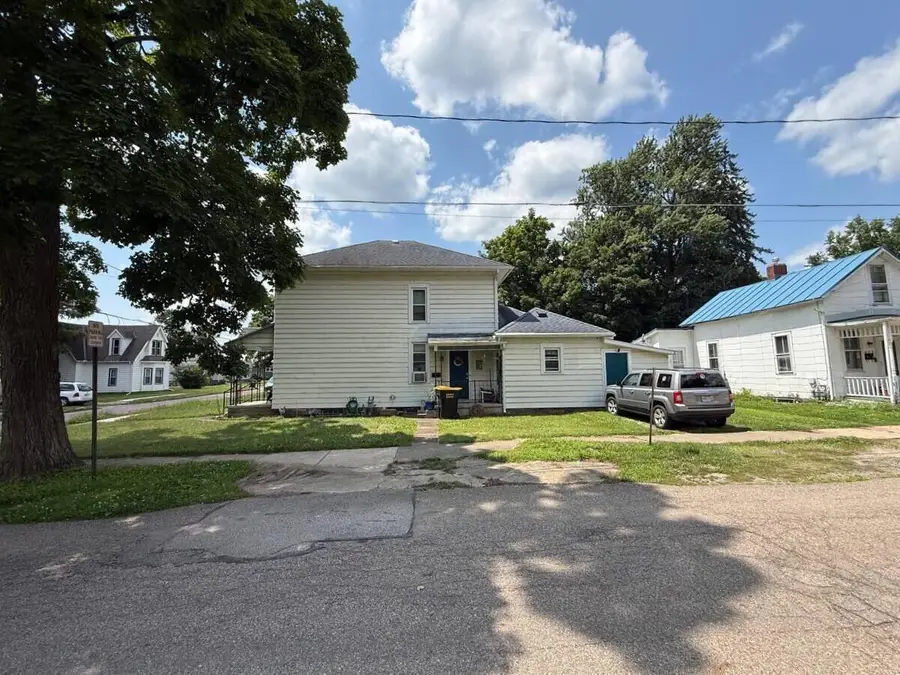 307 E Burgess Street, Mount Vernon, OH 43050 - #3
