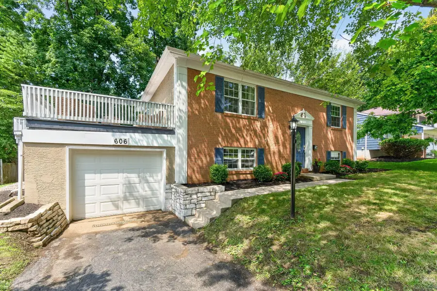 606 Woodsfield Drive, Columbus, OH 43214 - #2