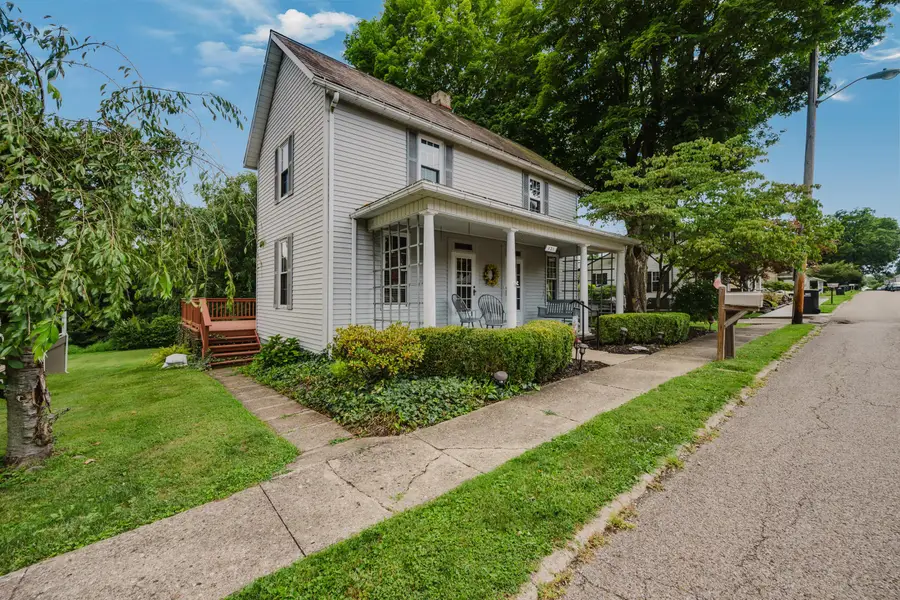 121 E Sheridan Avenue, Somerset, OH 43783 - #2
