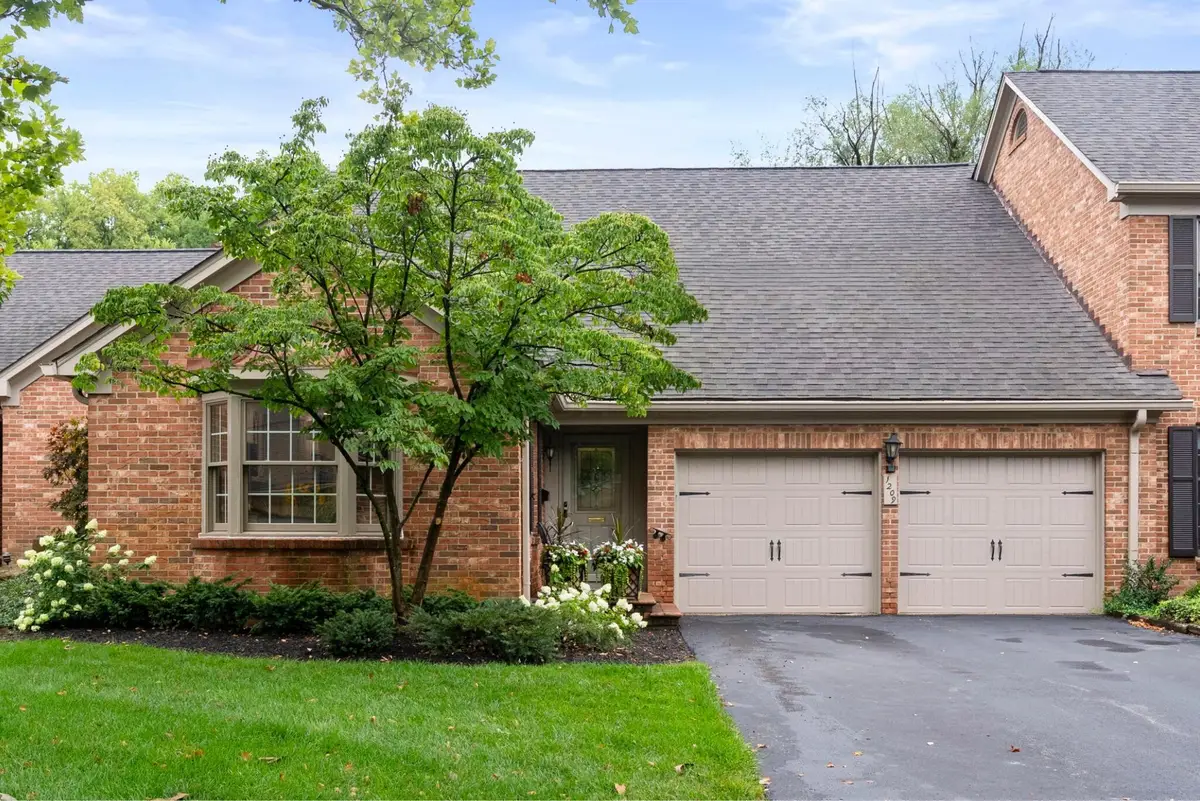 1209 Kenbrook Hills Drive, Columbus, OH 43220 - #1