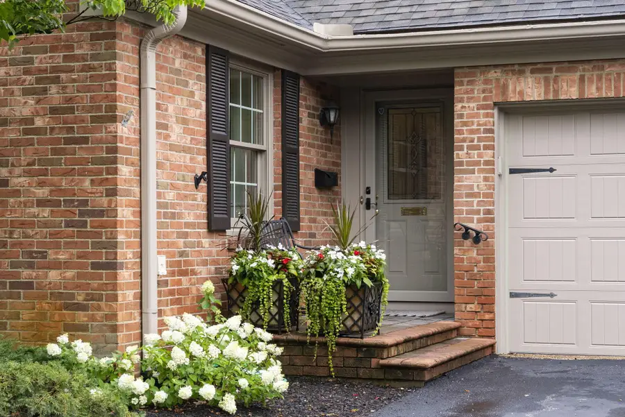 1209 Kenbrook Hills Drive, Columbus, OH 43220 - #2