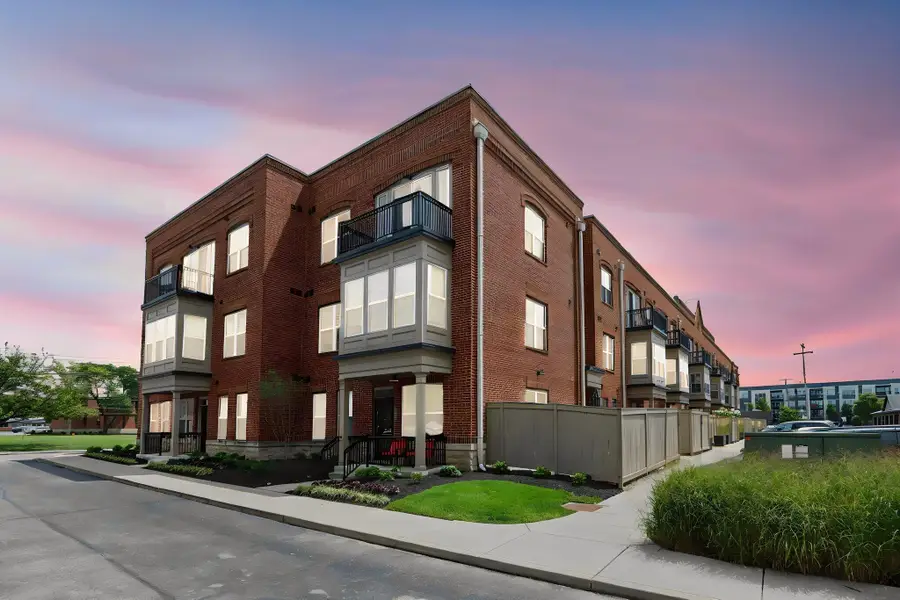 925 Ingleside Avenue, Columbus, OH 43215 - #2