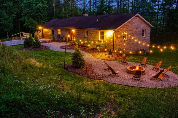 38296 Davis Chapel Road, Logan, OH 43138