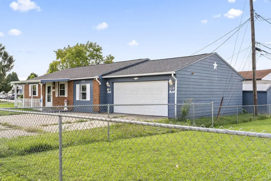 839 Bradwell Drive, Columbus, OH 43207 - #2