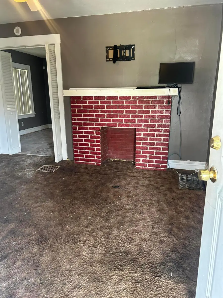 2397 Sullivant Avenue, Columbus, OH 43204 - #3