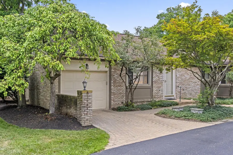 1880 Fontenay Court, Columbus, OH 43235 - #2