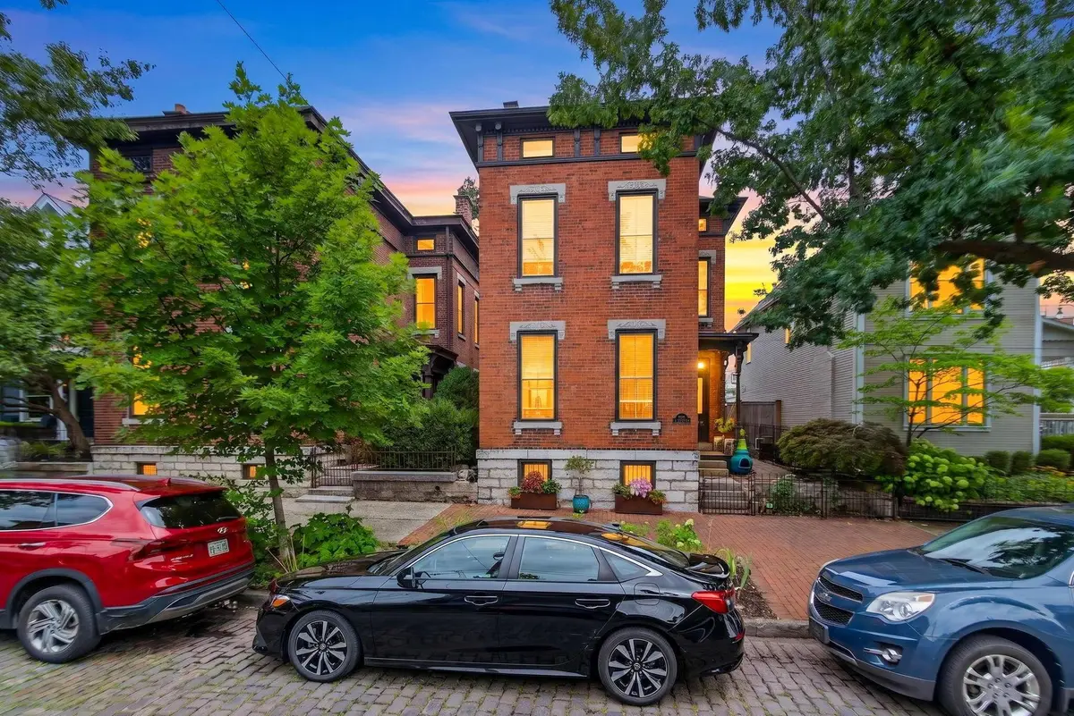 556 City Park Avenue, Columbus, OH 43215 - #1