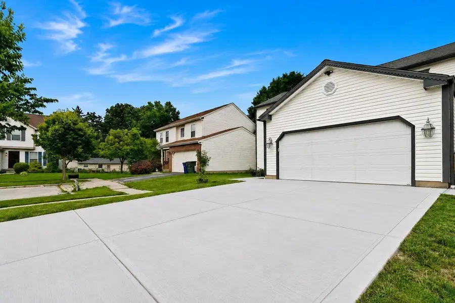 5048 Blue Meadow Court, Columbus, OH 43231 - #3