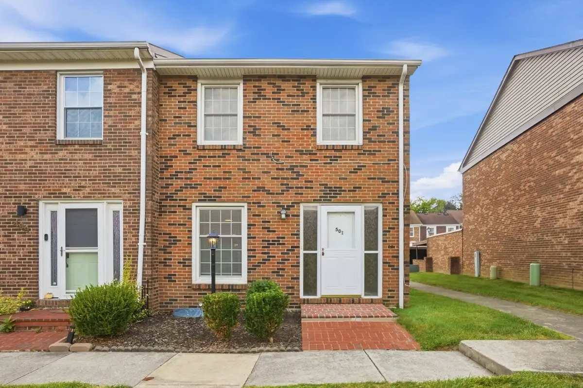 501 Clairbrook Avenue, Columbus, OH 43228 - #1