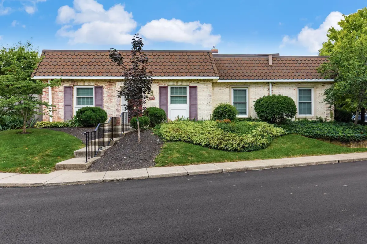 2850 Chateau Circle, Upper Arlington, OH 43221 - #1