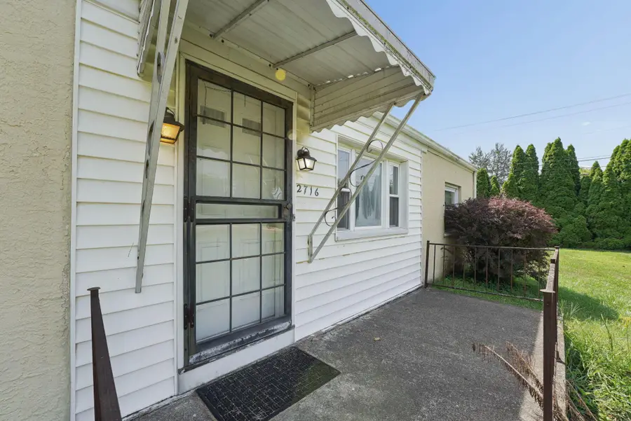 2716 Fairwood Avenue, Columbus, OH 43207 - #3