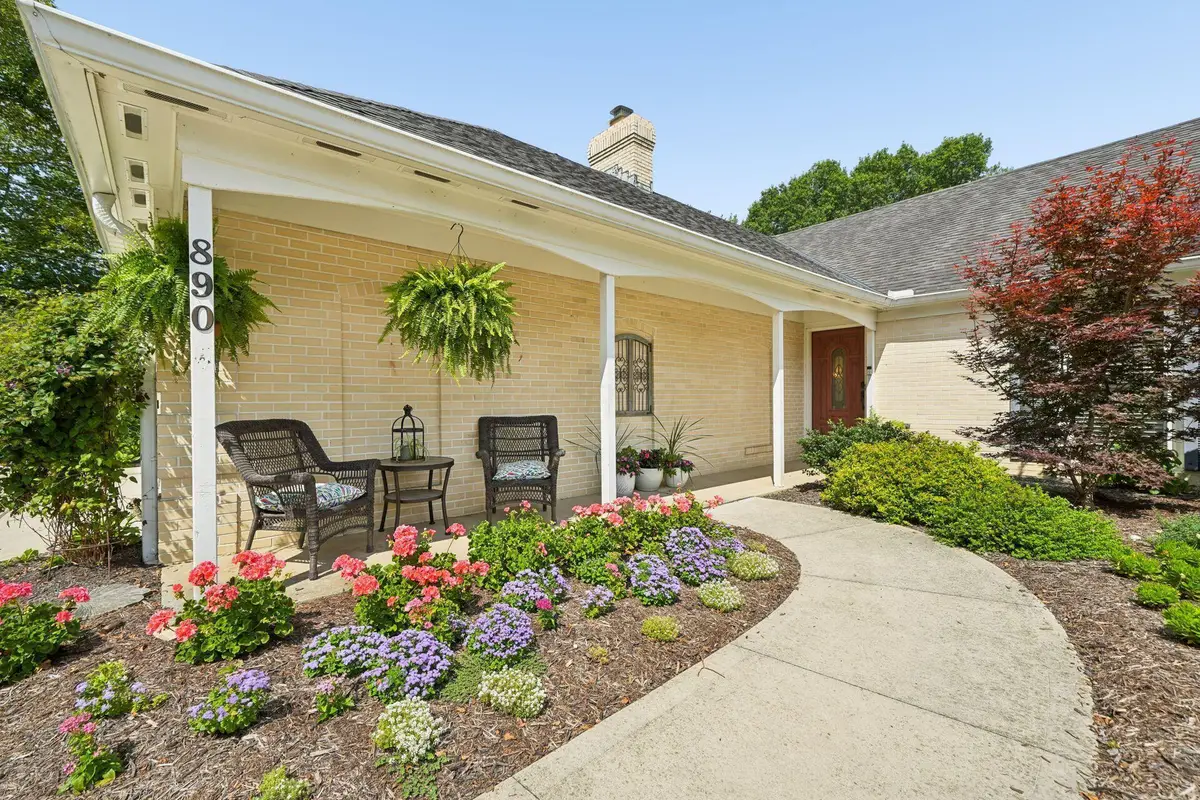 890 Lookout Point Drive, Columbus, OH 43235 - #1