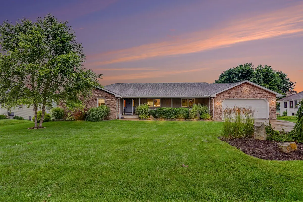 922 Fairway Drive, Howard, OH 43028 - #1