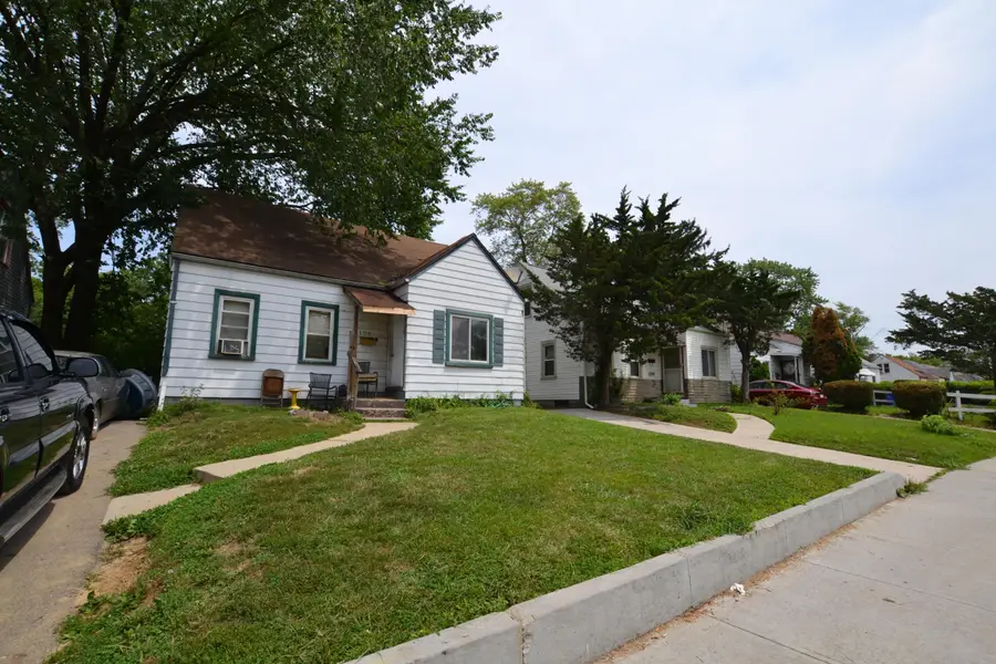 1092 Duxberry Avenue, Columbus, OH 43211 - #3