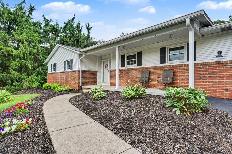 121 Cherokee Trail, Granville, OH 43023 - #2