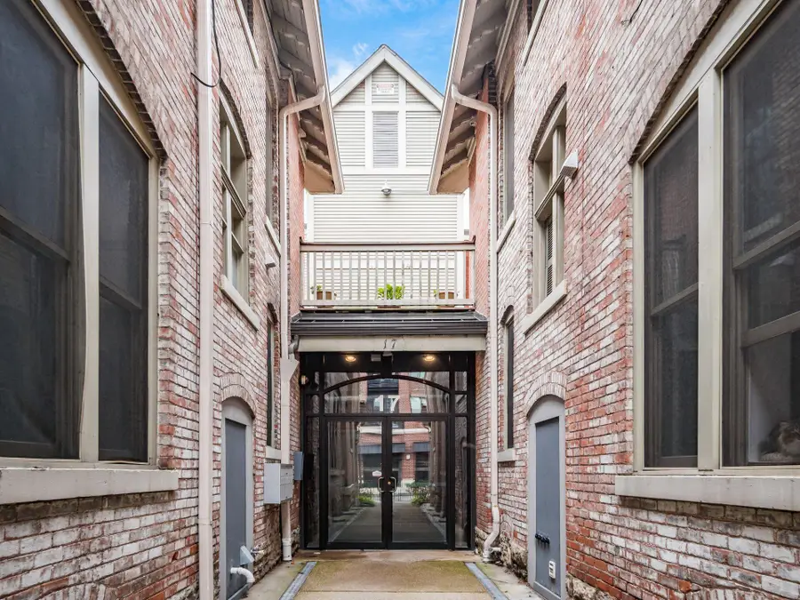17 W 3rd Avenue, Columbus, OH 43201 - #3