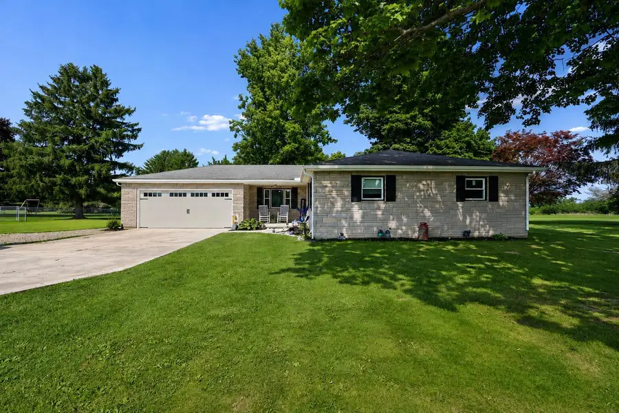 6890 State Route 13 Ne, Somerset, OH 43783 - #2