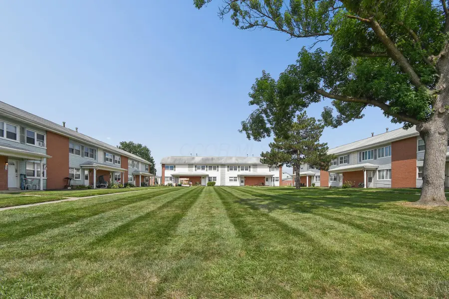 156 Buckeye Circle, Columbus, OH 43217 - #2