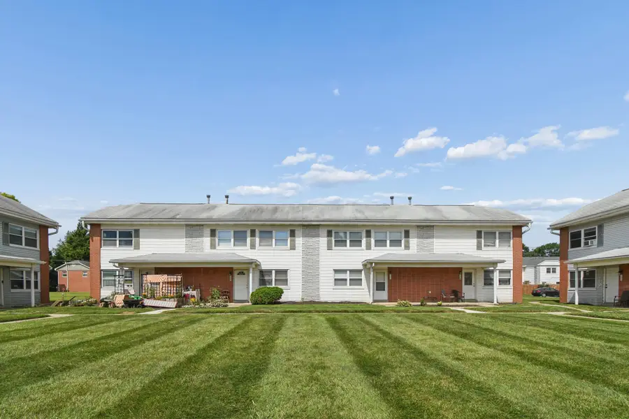 156 Buckeye Circle, Columbus, OH 43217 - #3