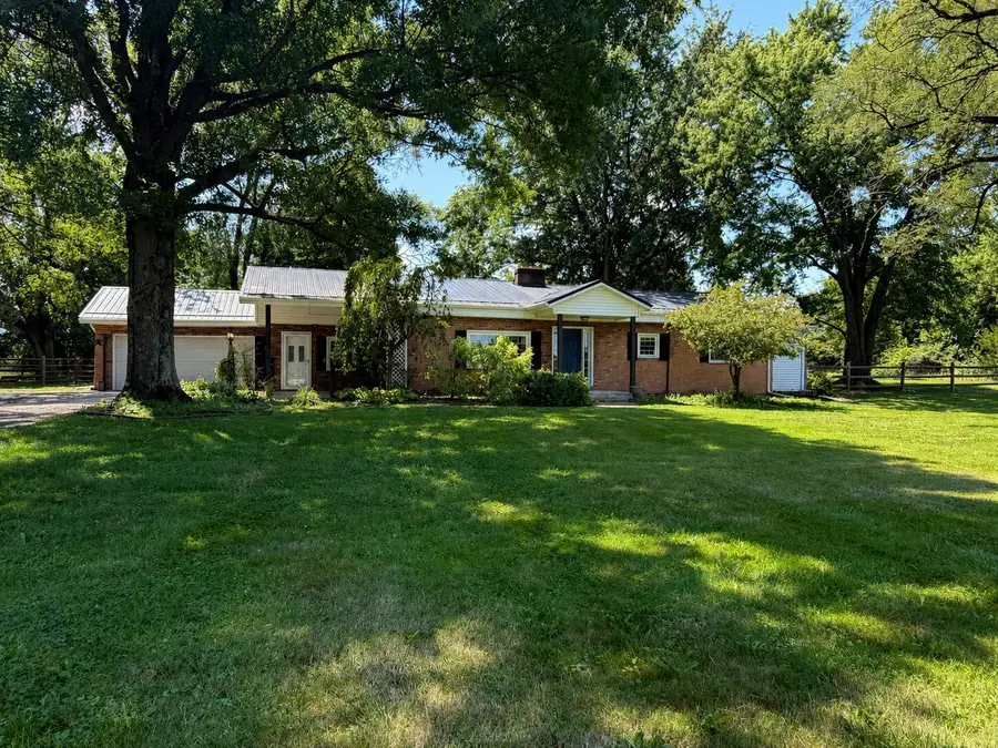 3206 Columbus Road, Centerburg, OH 43011 - #2