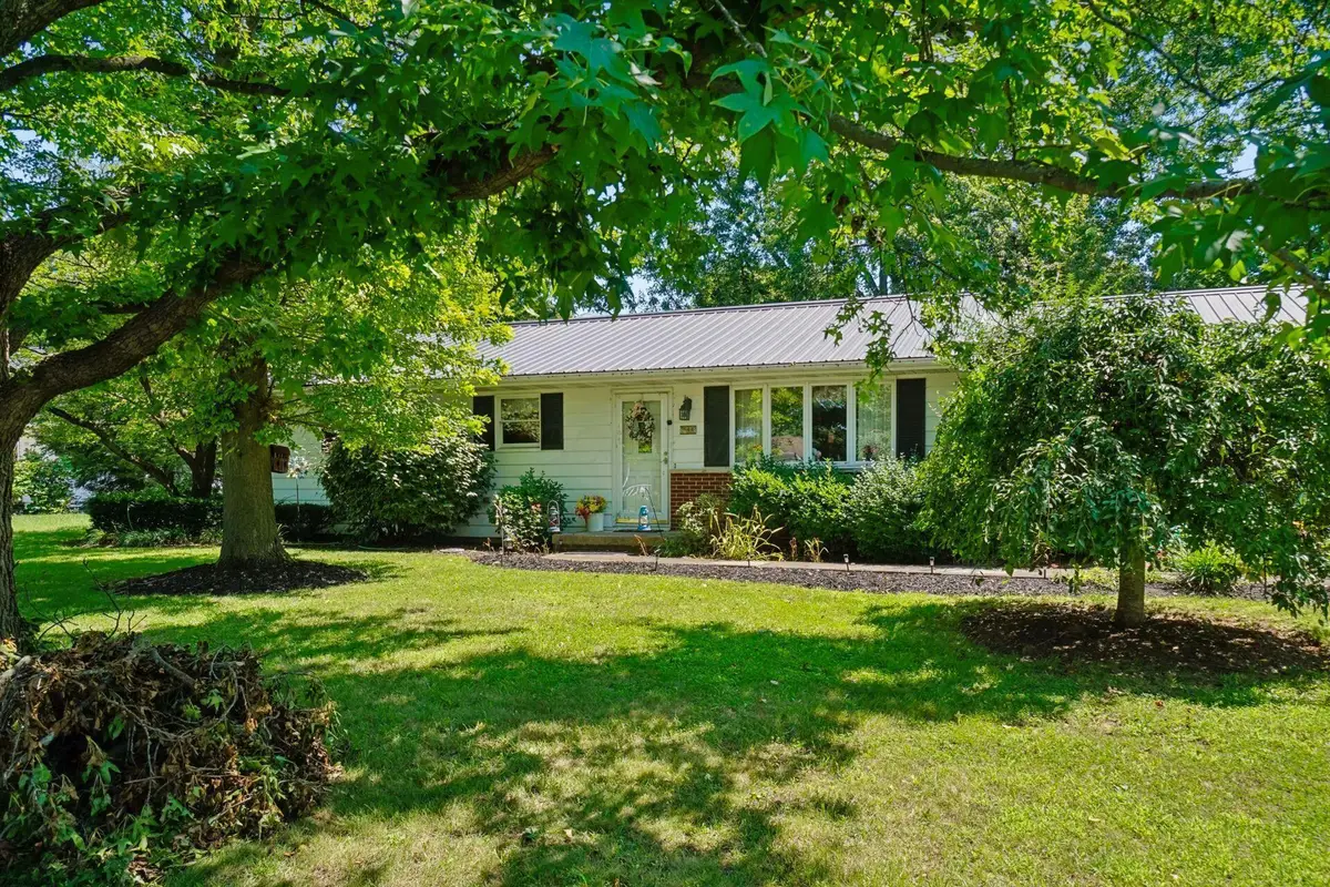 544 Edgewood Drive, Circleville, OH 43113 - #1
