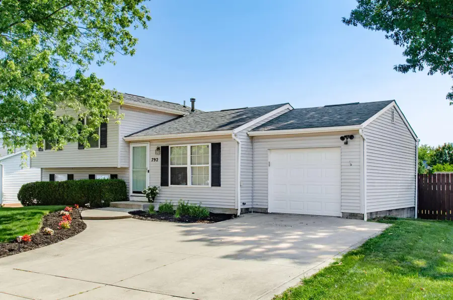 792 Carteret Drive, Columbus, OH 43228 - #2