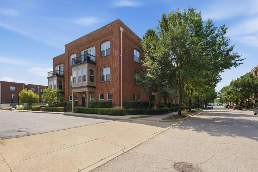 936 Perry Street, Columbus, OH 43215 - #2