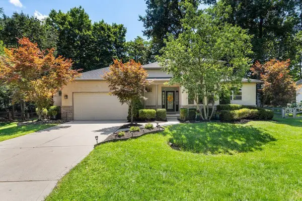 39 W Hiawatha Drive, Powell, OH 43065