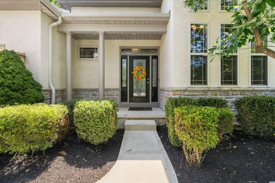39 W Hiawatha Drive, Powell, OH 43065 - #2