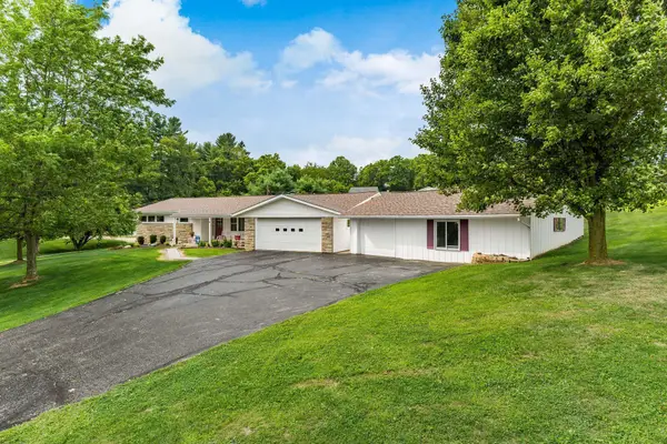 107 Linnell Drive Nw, Granville, OH 43023
